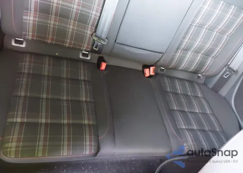 2011 Volkswagen Gti 2-Door z USA, uszkodzony, nr VIN WVWFV7AJ3BW232877